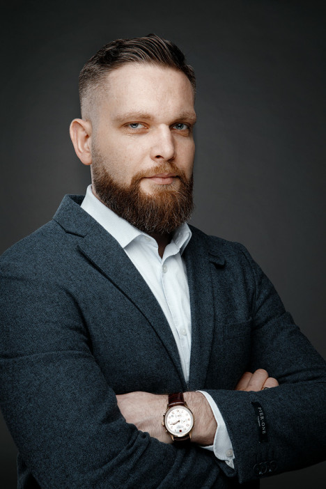 Владислав Маслов